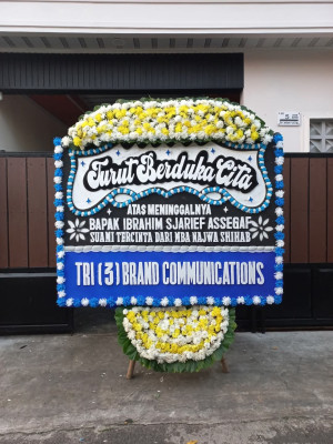Papan Bunga Duka di Bangbayang